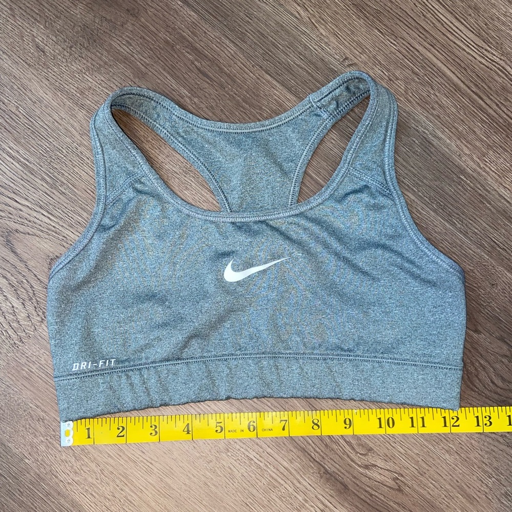 Nike Women's Medium Support Swoosh Sports Bra Gray